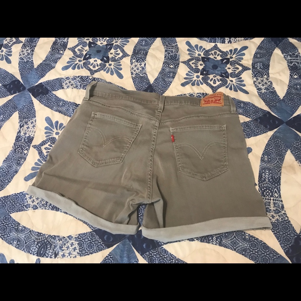 🦋🦋🦋 Levi’s Jean Shorts 🦋🦋🦋